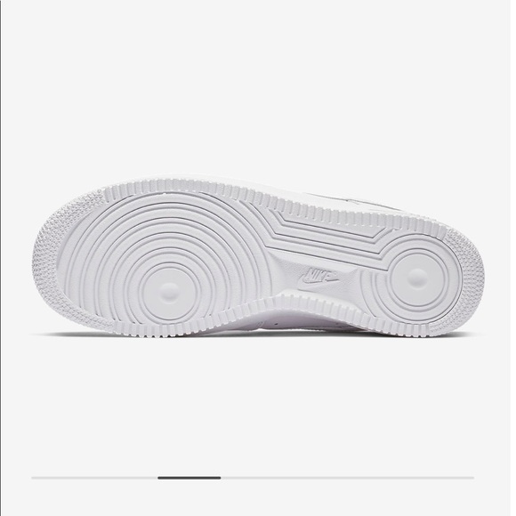 WMNS AIR FORCE 1 ‘07 - Picture 2 of 4